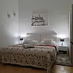 Rooms Tisa Old Town Gasthof 3*