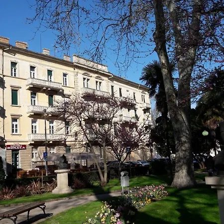 Gostinjska kuća Rooms Tisa Old Town 3*