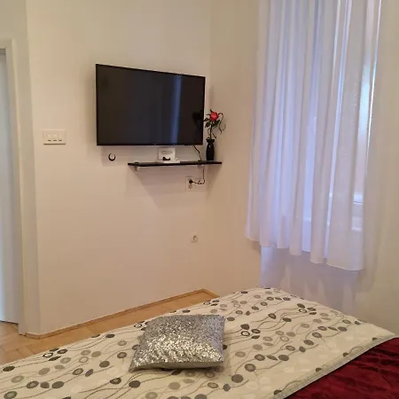 Rooms Tisa Old Town Guest house