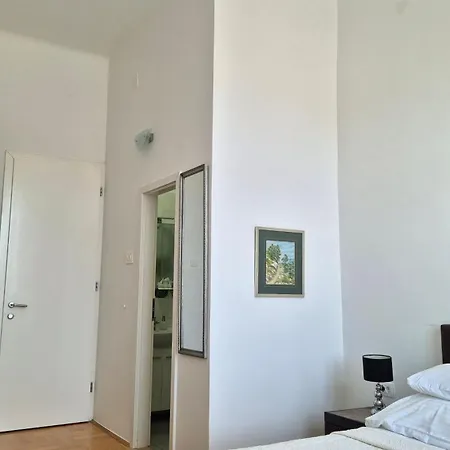 Rooms Tisa Old Town Guest house