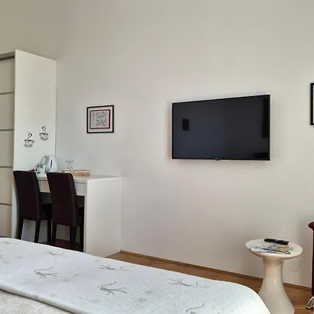 Rooms Tisa Old Town Gostinjska kuća