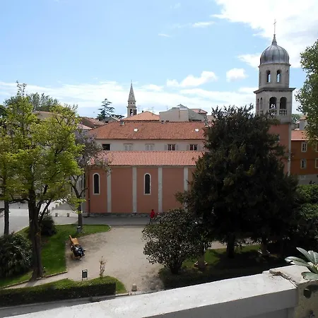 Rooms Tisa Old Town Guest house 3*