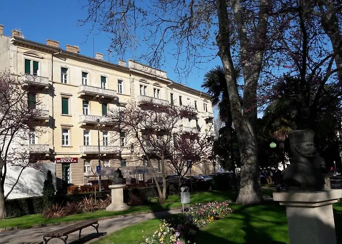 Guest house Rooms Tisa Old Town 3*