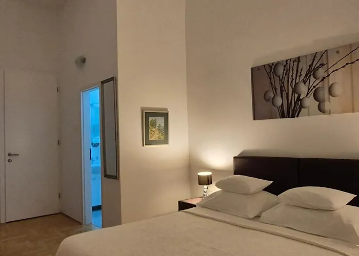 Rooms Tisa Old Town Guest house 3*